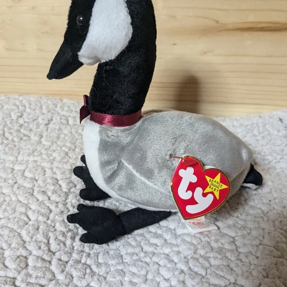 Ty Beanie Baby Loosy the Goose collectible plush toy, cottage/lake - Picture 2 of 7